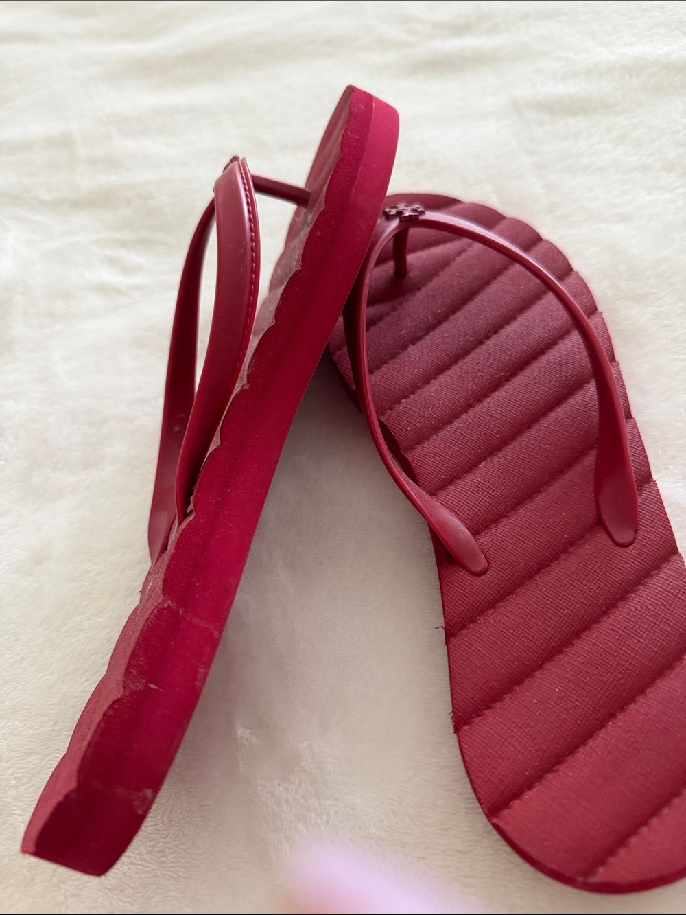 Tory Burch Burgundy Quilted Flip Flop Sandals size 9 - Picture 4 of 4
